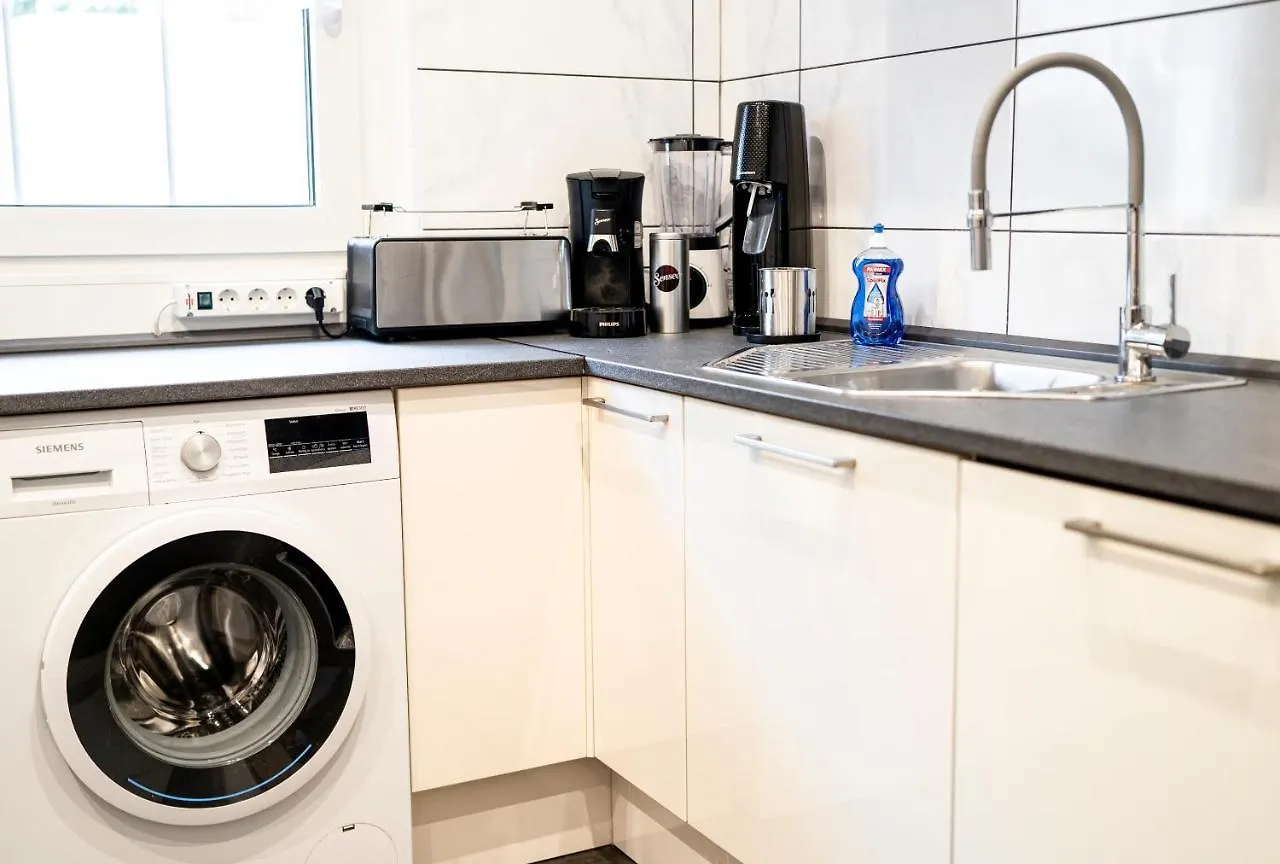 Truth Fuer 5 - King Size Betten, Kamin, Garten, Xxl Couch, Smart-Tv Dortmund
