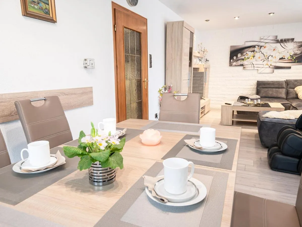 Truth Fuer 5 - King Size Betten, Kamin, Garten, Xxl Couch, Smart-Tv Dortmund